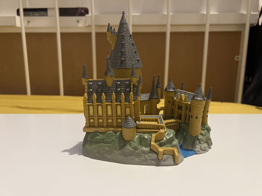 Albus Dumbledore with Hogwarts - Harry Potter vinyl figure collectible - Main Image 3