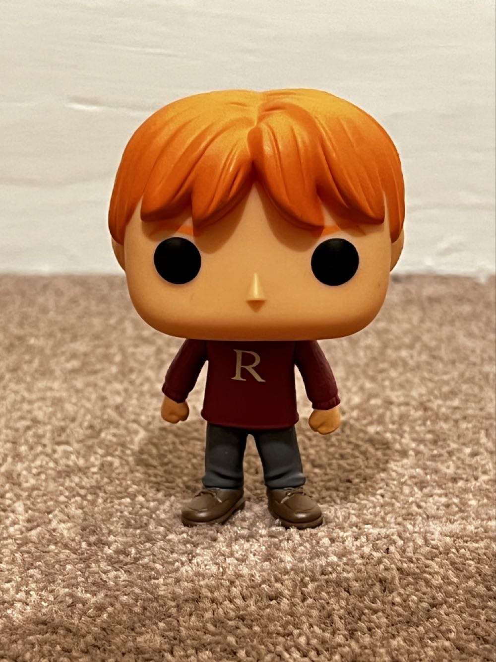 Ron Weasley “R” Sweater - Harry Potter vinyl figure collectible - Main Image 2
