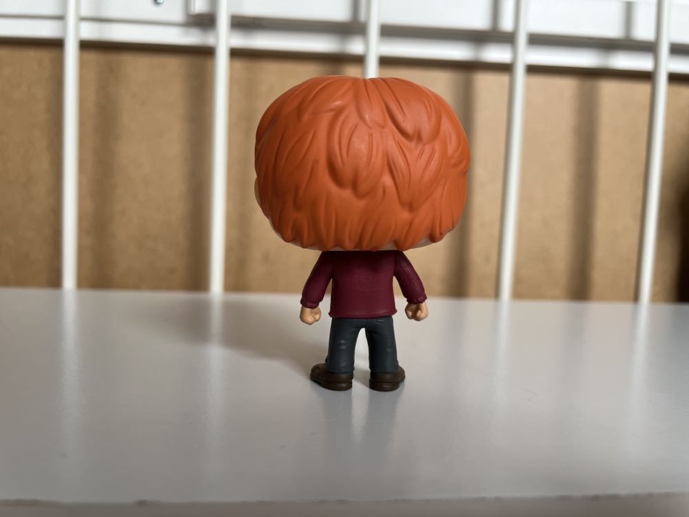 Ron Weasley “R” Sweater - Harry Potter vinyl figure collectible - Main Image 3