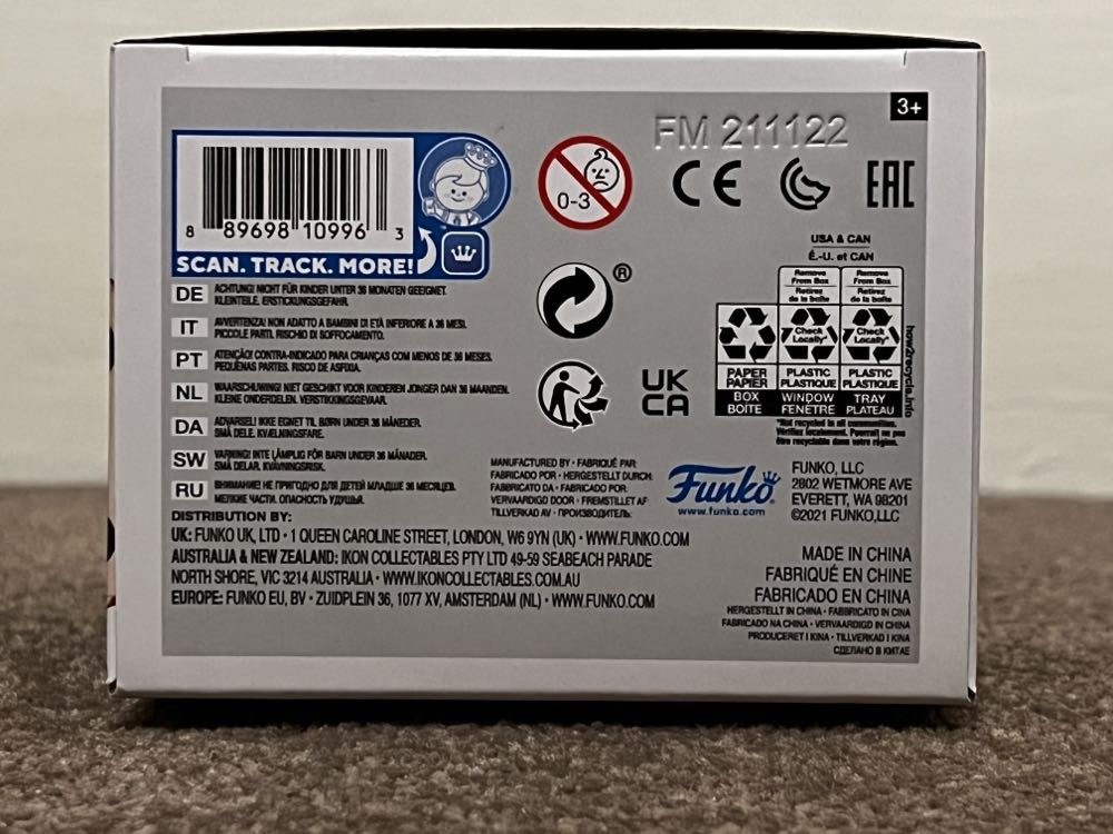 Ron Weasley “R” Sweater - Harry Potter vinyl figure collectible - Main Image 4