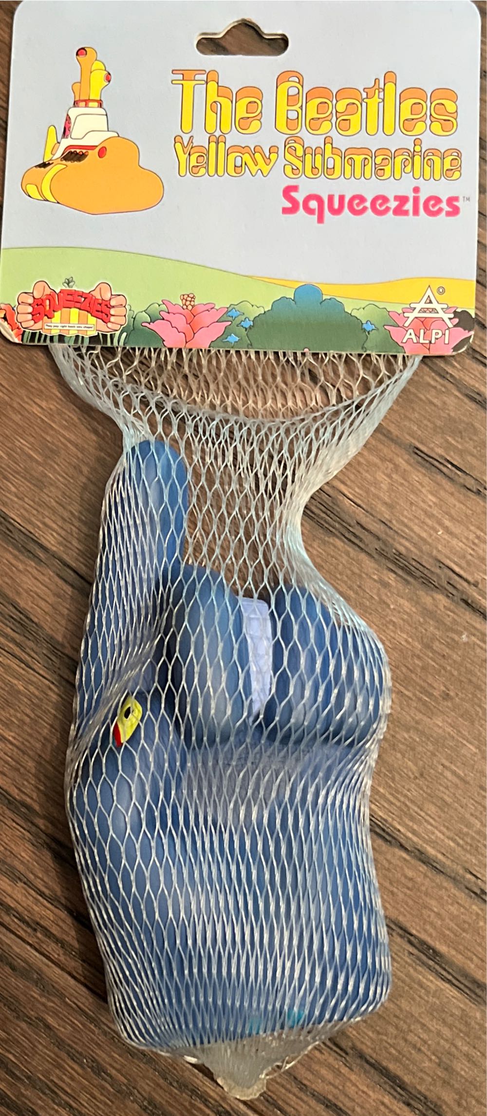 The Beatles Yellow Submarine Squeezies Hand  vinyl figure collectible [Barcode 098343704211] - Main Image 2