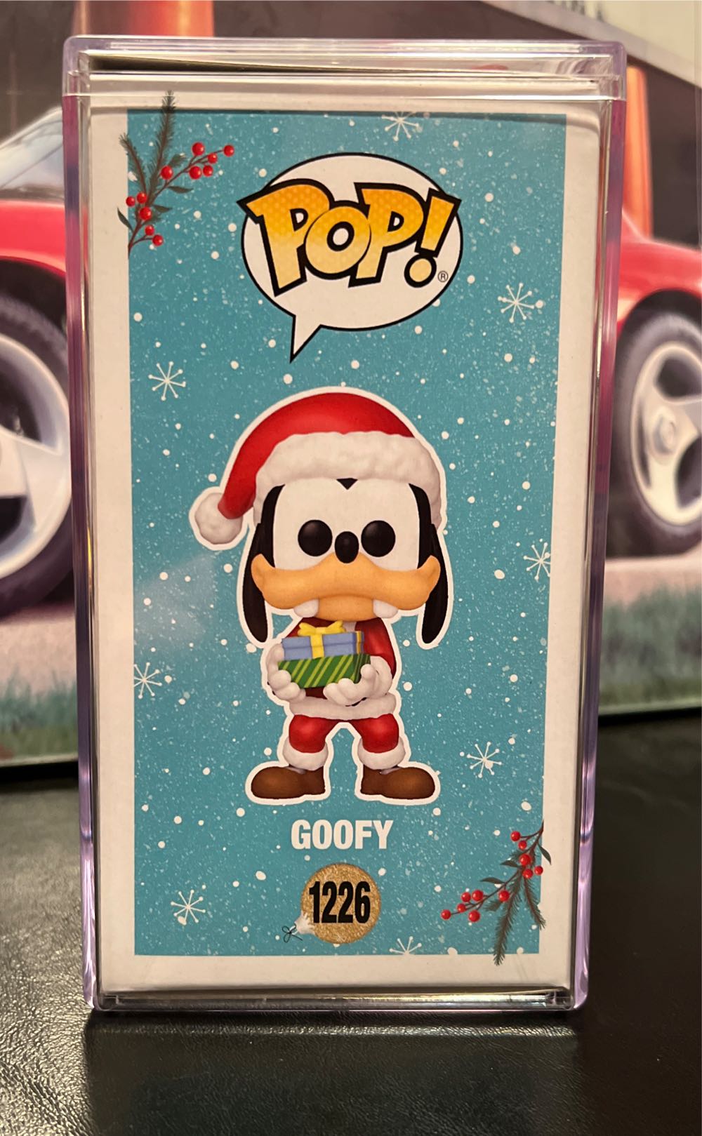 Goofy (Santa) - Disney vinyl figure collectible [Barcode 889698643269] - Main Image 4