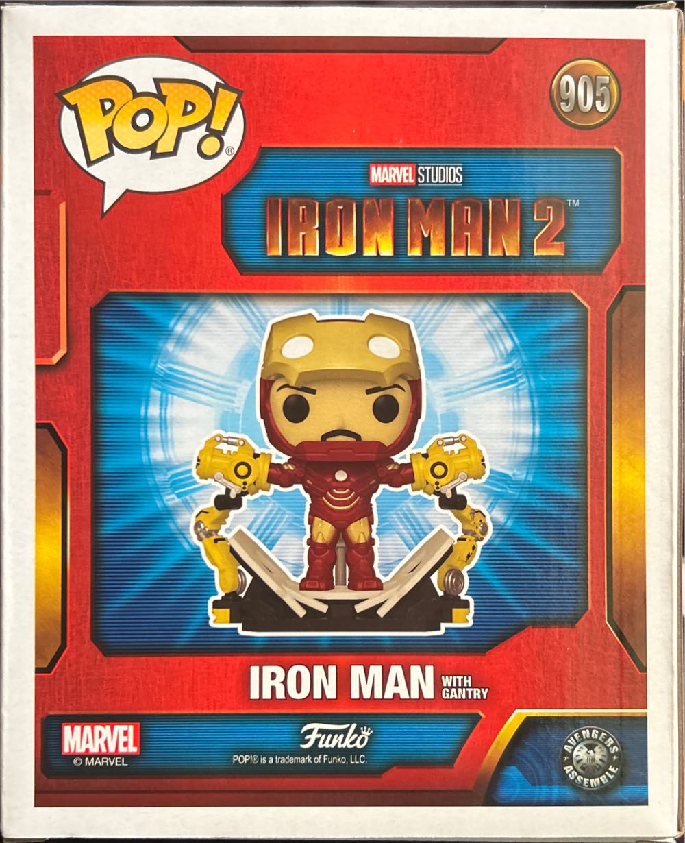 Iron Man with Gantry  vinyl figure collectible - Main Image 2