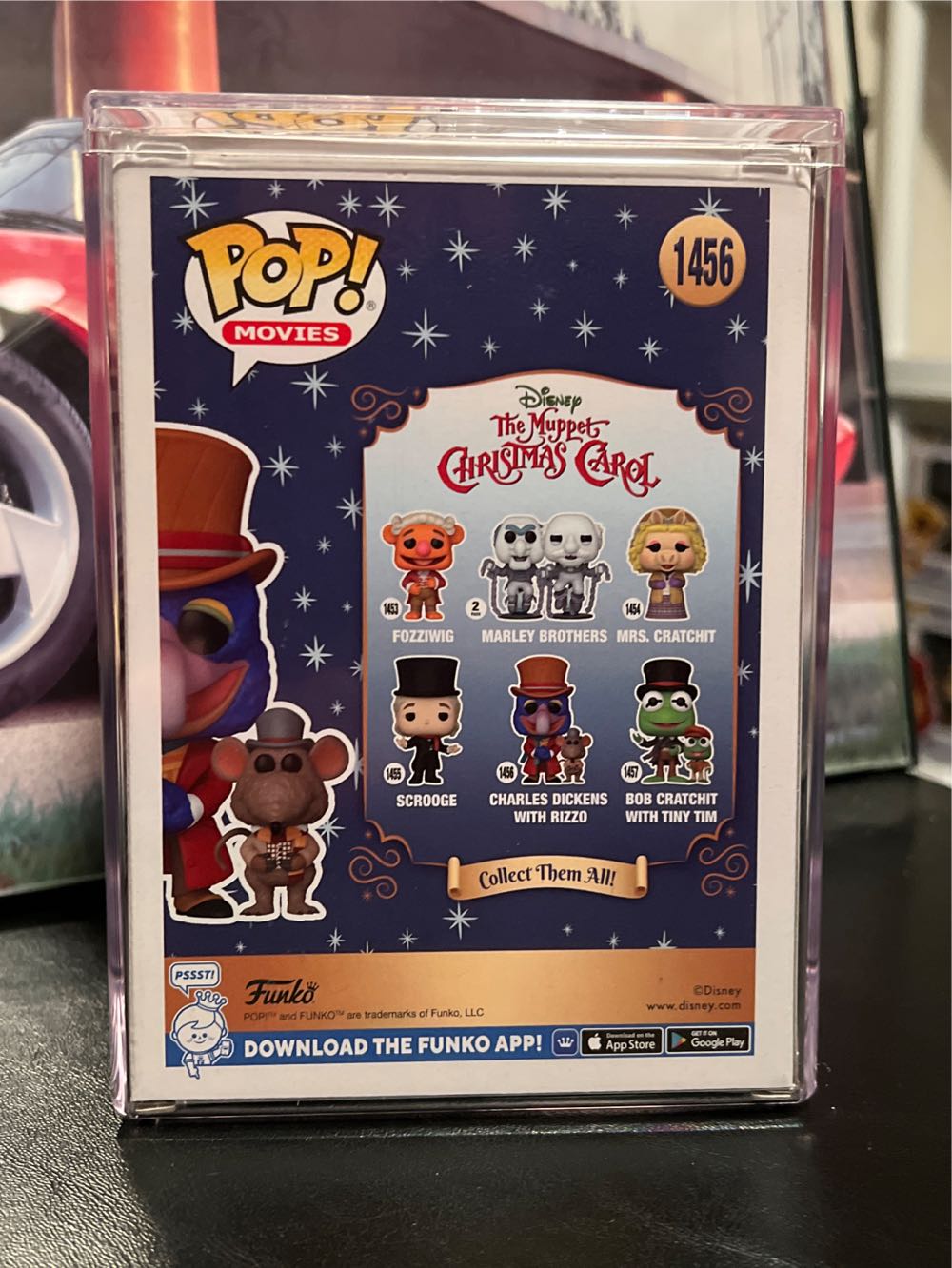 Gonzo as Charles Dickens With Rizzo - The Muppets vinyl figure collectible [Barcode 889698724135] - Main Image 2