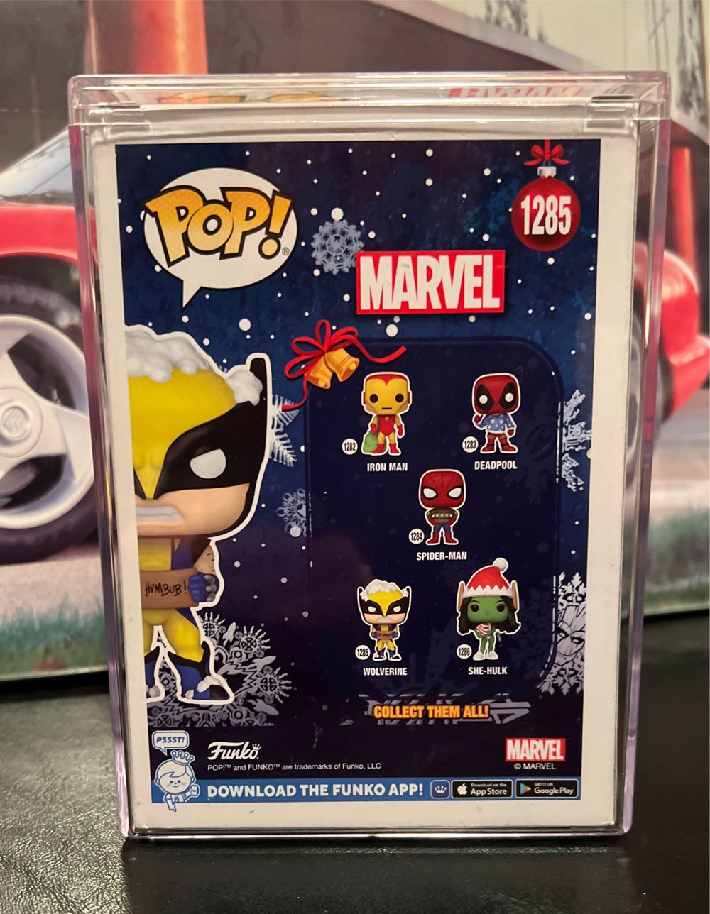 MARVEL HOLIDAYS: WOLVERINE - Marvel Universe vinyl figure collectible [Barcode 889698721912] - Main Image 2