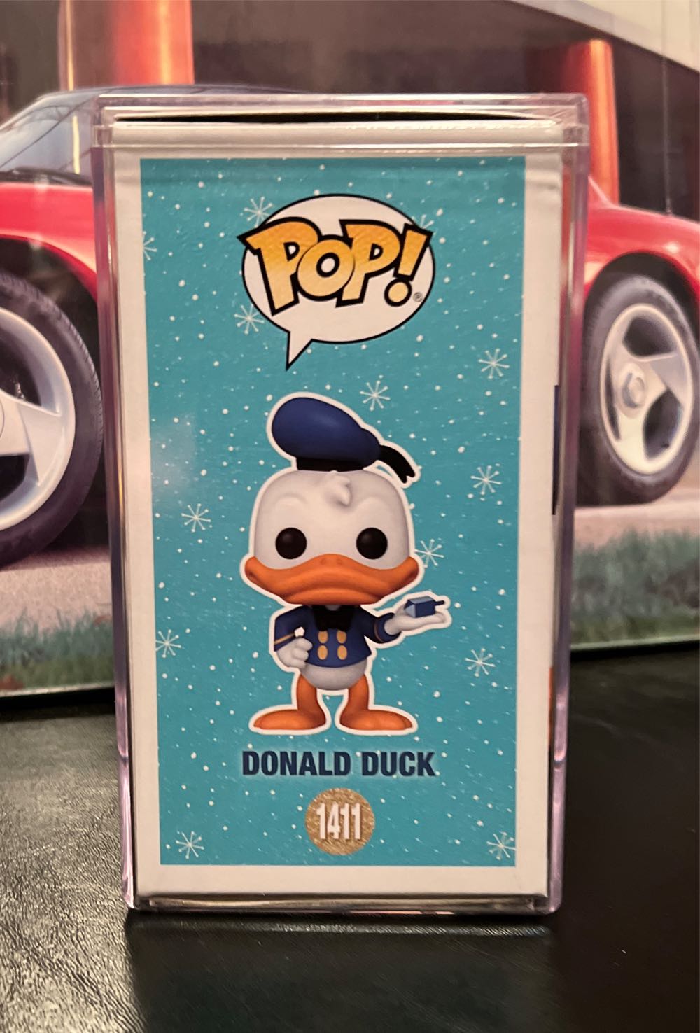 DISNEY HOLIDAY: DONALD DUCK - Disney vinyl figure collectible [Barcode 889698738286] - Main Image 4
