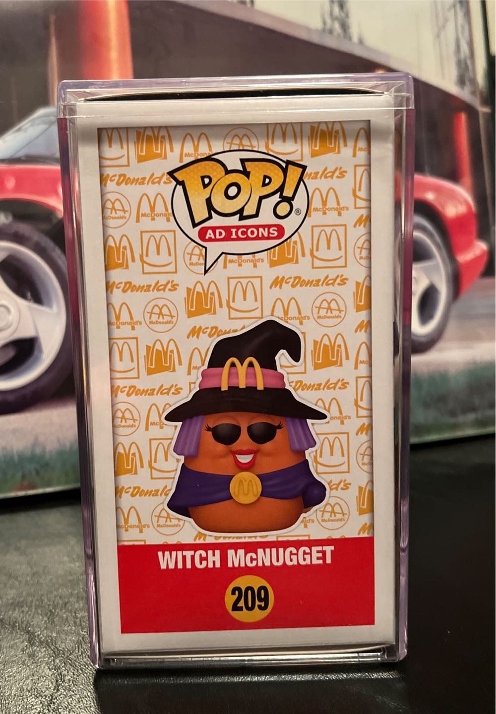 McDonald’s: Witch McNugget - McDonald vinyl figure collectible [Barcode 889698740692] - Main Image 4