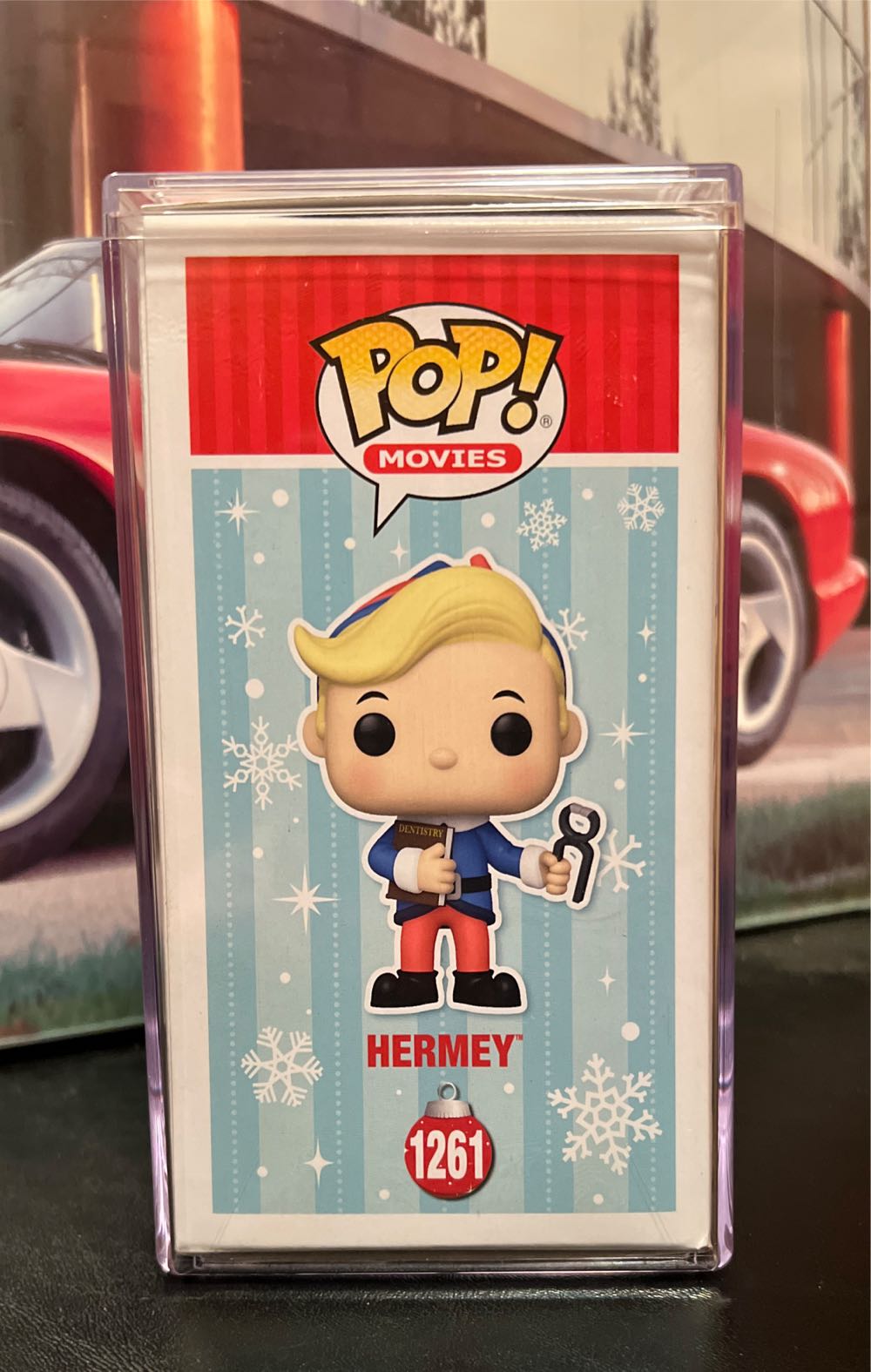 Hermey - Rudolph the Red-Nosed Reindeer vinyl figure collectible [Barcode 889698643405] - Main Image 4