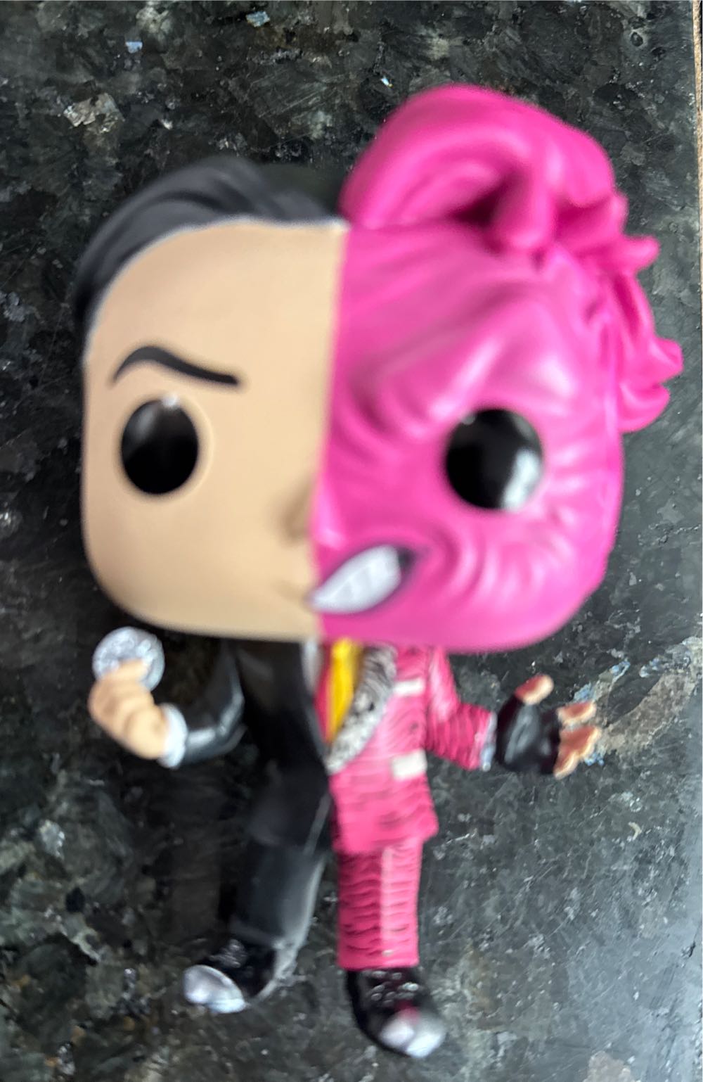 The Riddler Glow In the Dark - Batman vinyl figure collectible [Barcode 889698624794] - Main Image 3