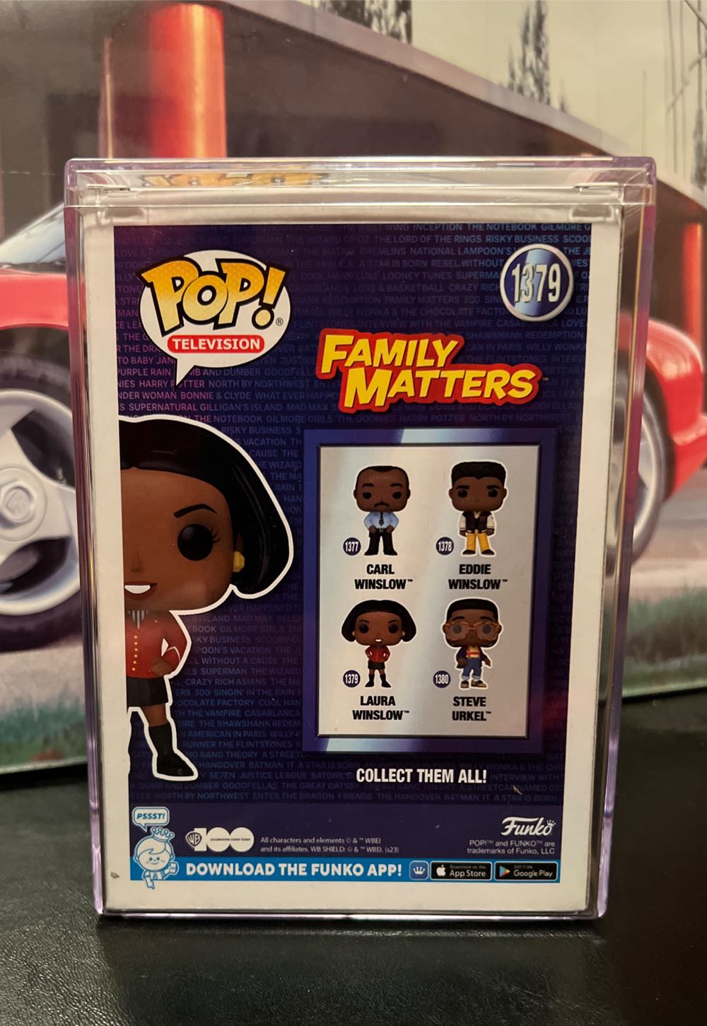 Laura Winslow  vinyl figure collectible [Barcode 889698725101] - Main Image 2