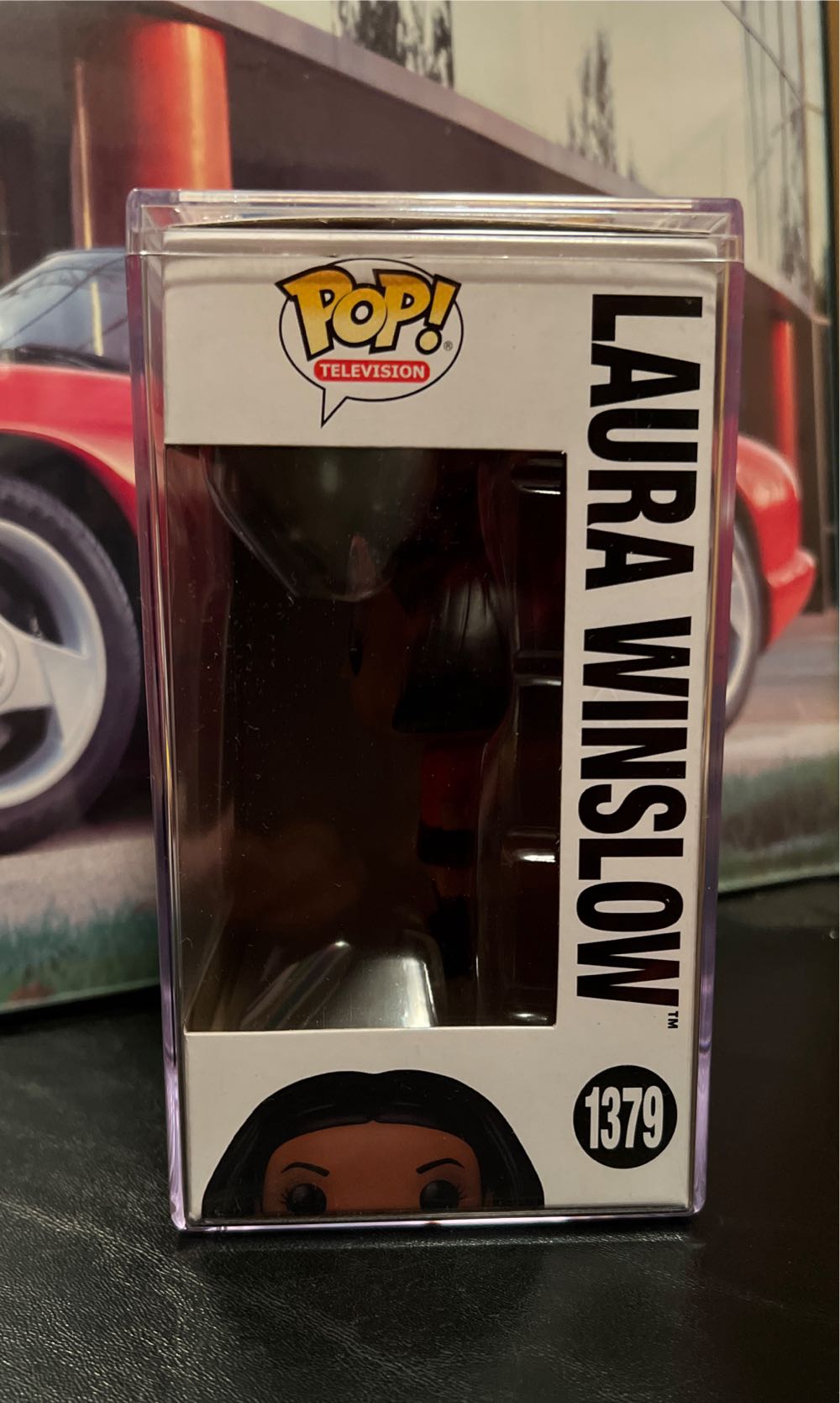 Laura Winslow  vinyl figure collectible [Barcode 889698725101] - Main Image 3