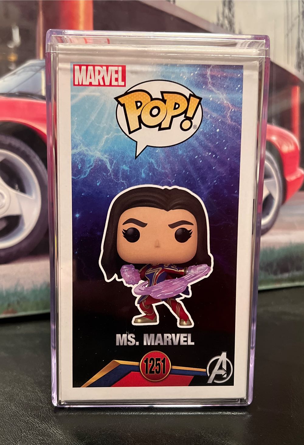Ms. Marvel - Captain Marvel vinyl figure collectible [Barcode 889698675970] - Main Image 4