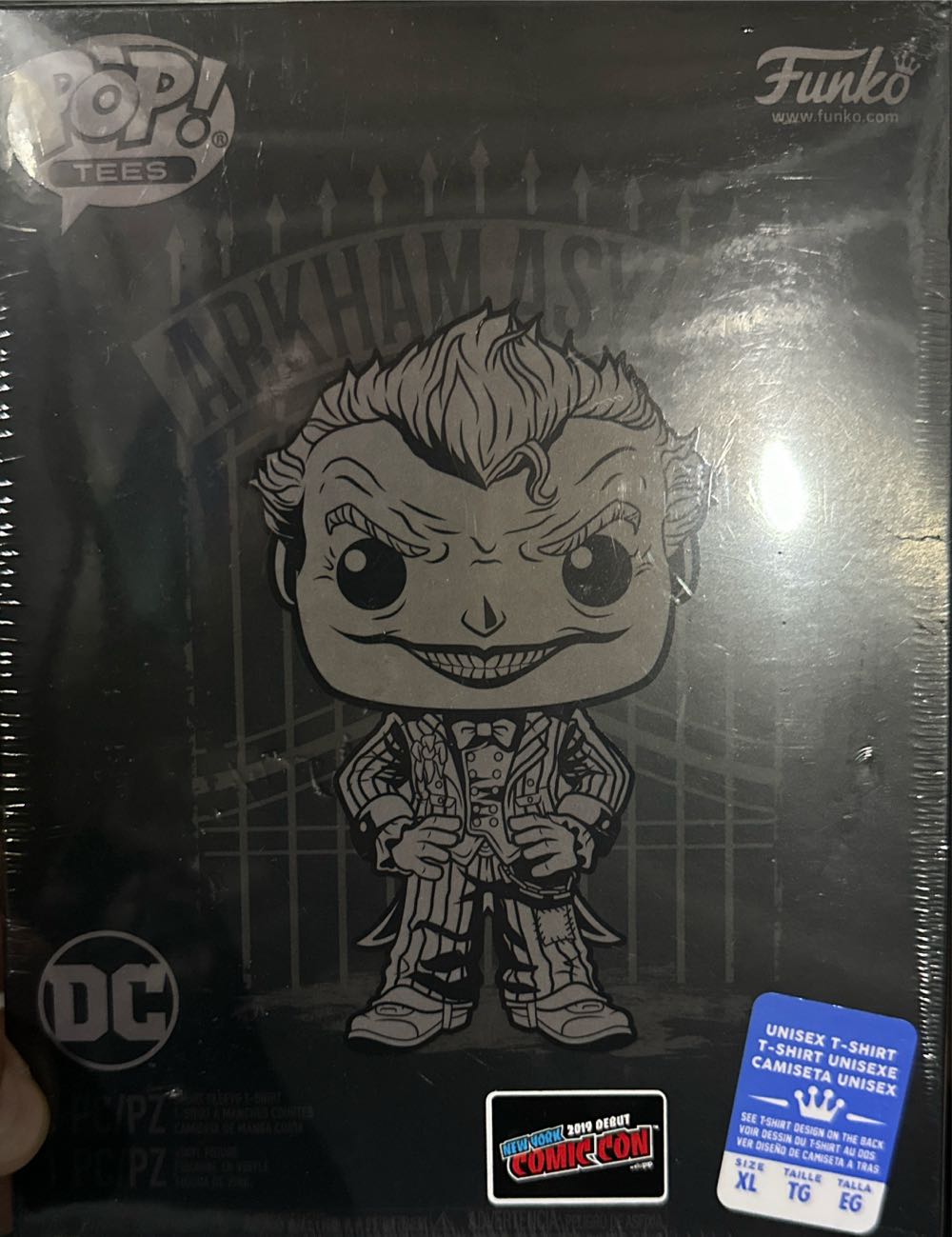 Joker Chrome With Tee  vinyl figure collectible [Barcode 889698424288] - Main Image 2