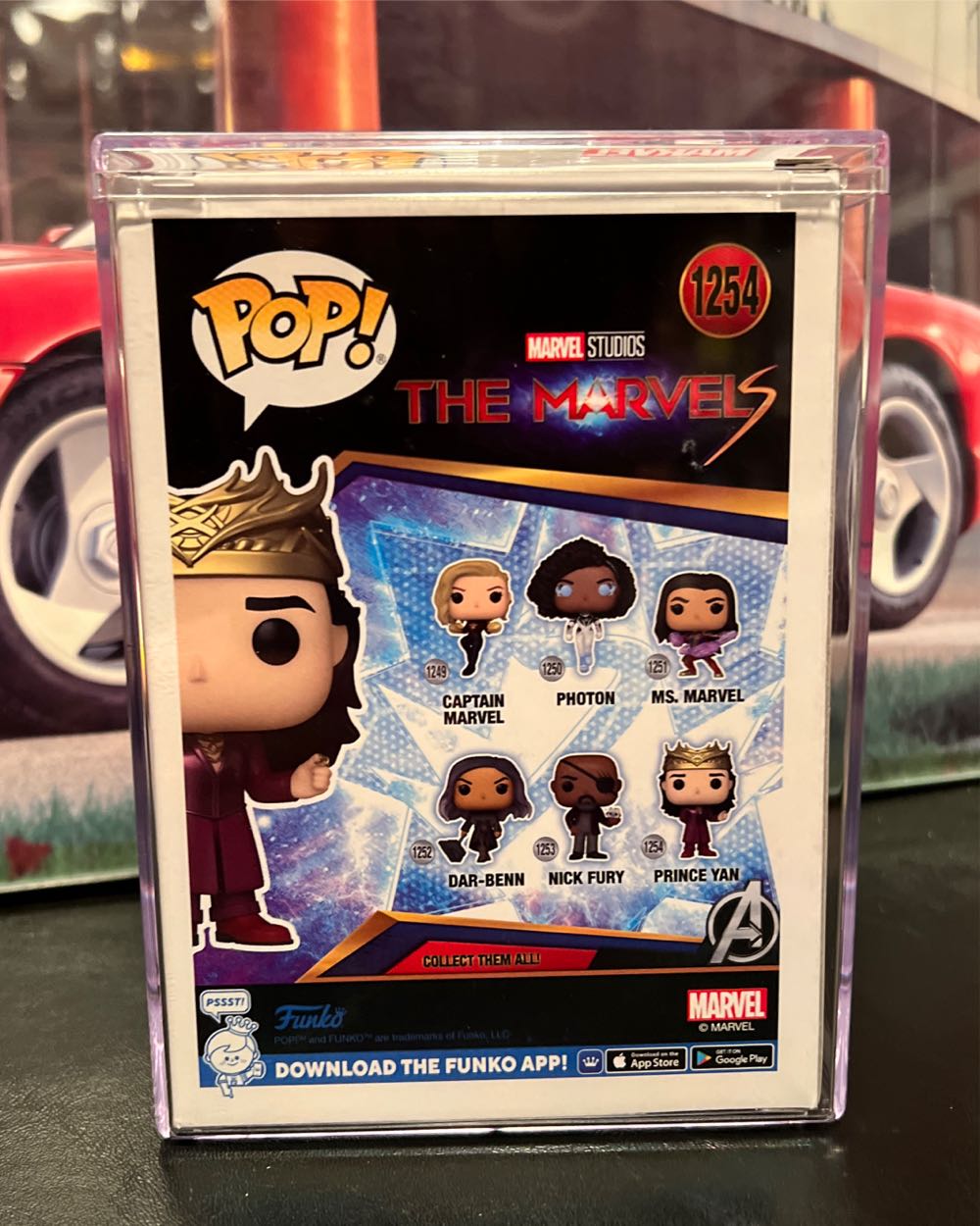 Prince Yan - Captain Marvel vinyl figure collectible [Barcode 889698692366] - Main Image 2