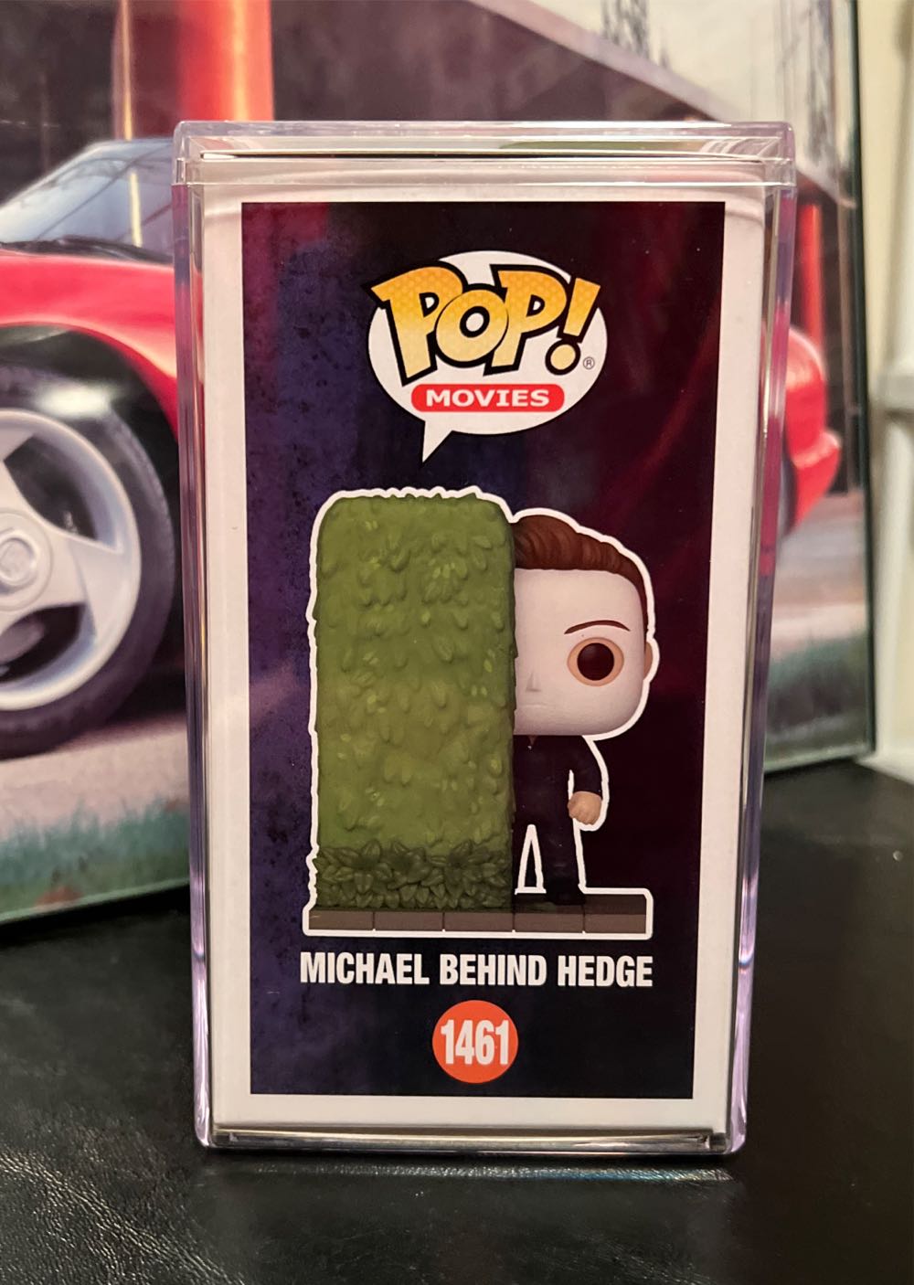 Michael Behind Hedge - Halloween vinyl figure collectible [Barcode 889698746953] - Main Image 4