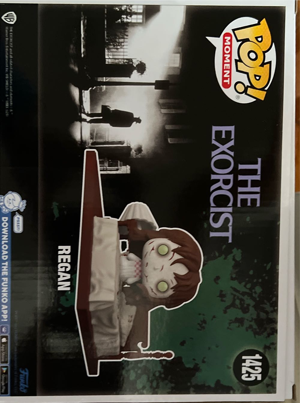 Regan - The Exorcist vinyl figure collectible [Barcode 889698737210] - Main Image 2