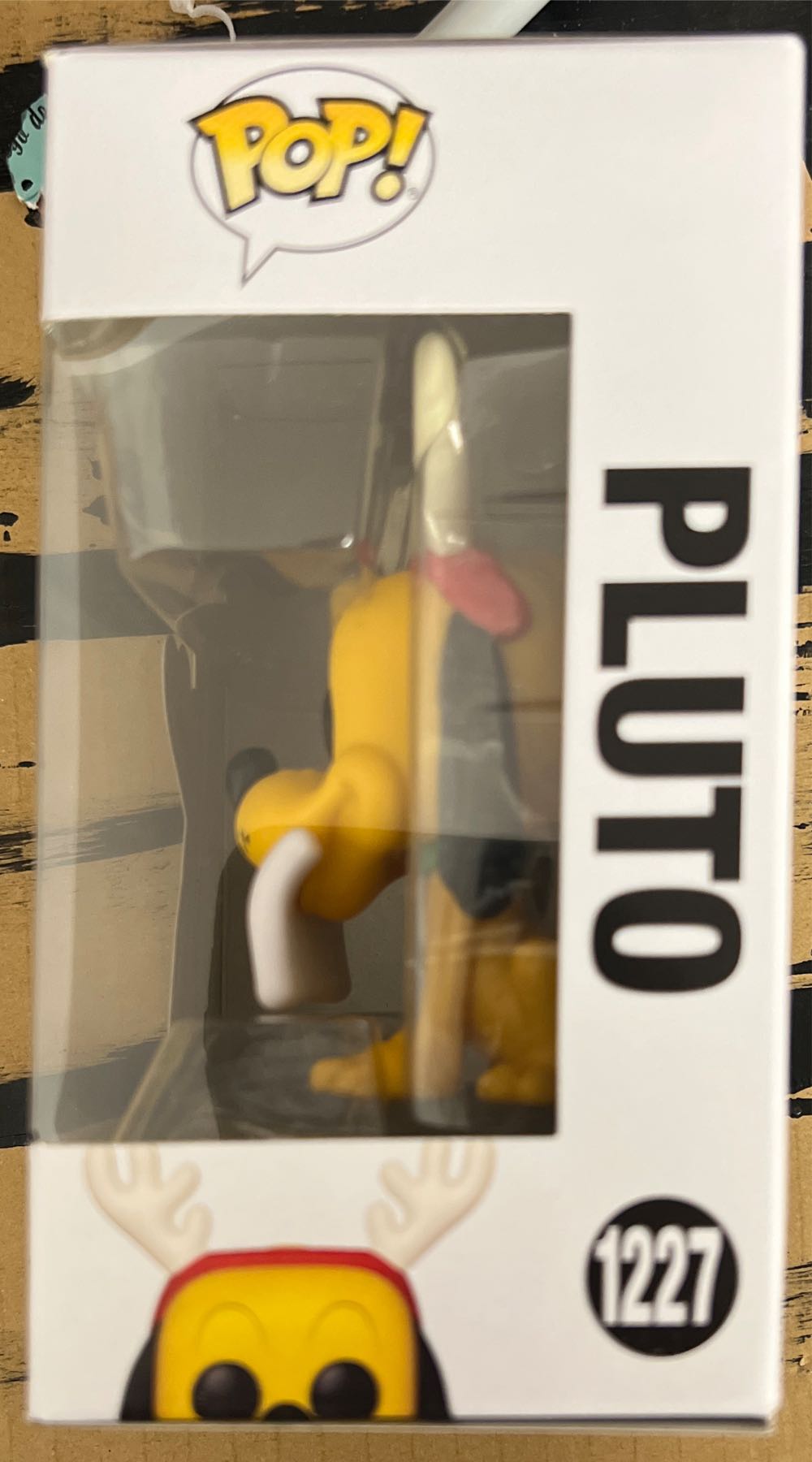 Pluto - Disney vinyl figure collectible [Barcode 889698643283] - Main Image 4