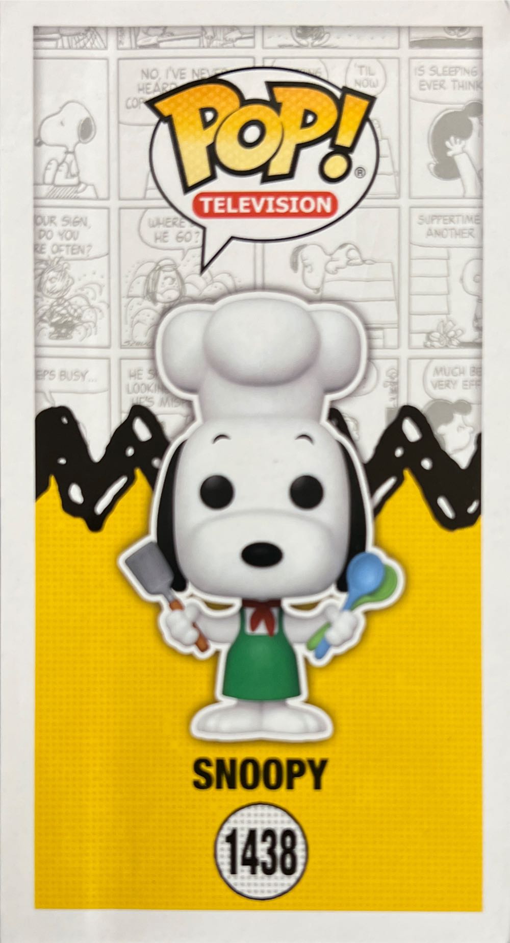 Peanuts: Snoopy The Chef - Peanuts vinyl figure collectible [Barcode 889698743181] - Main Image 3