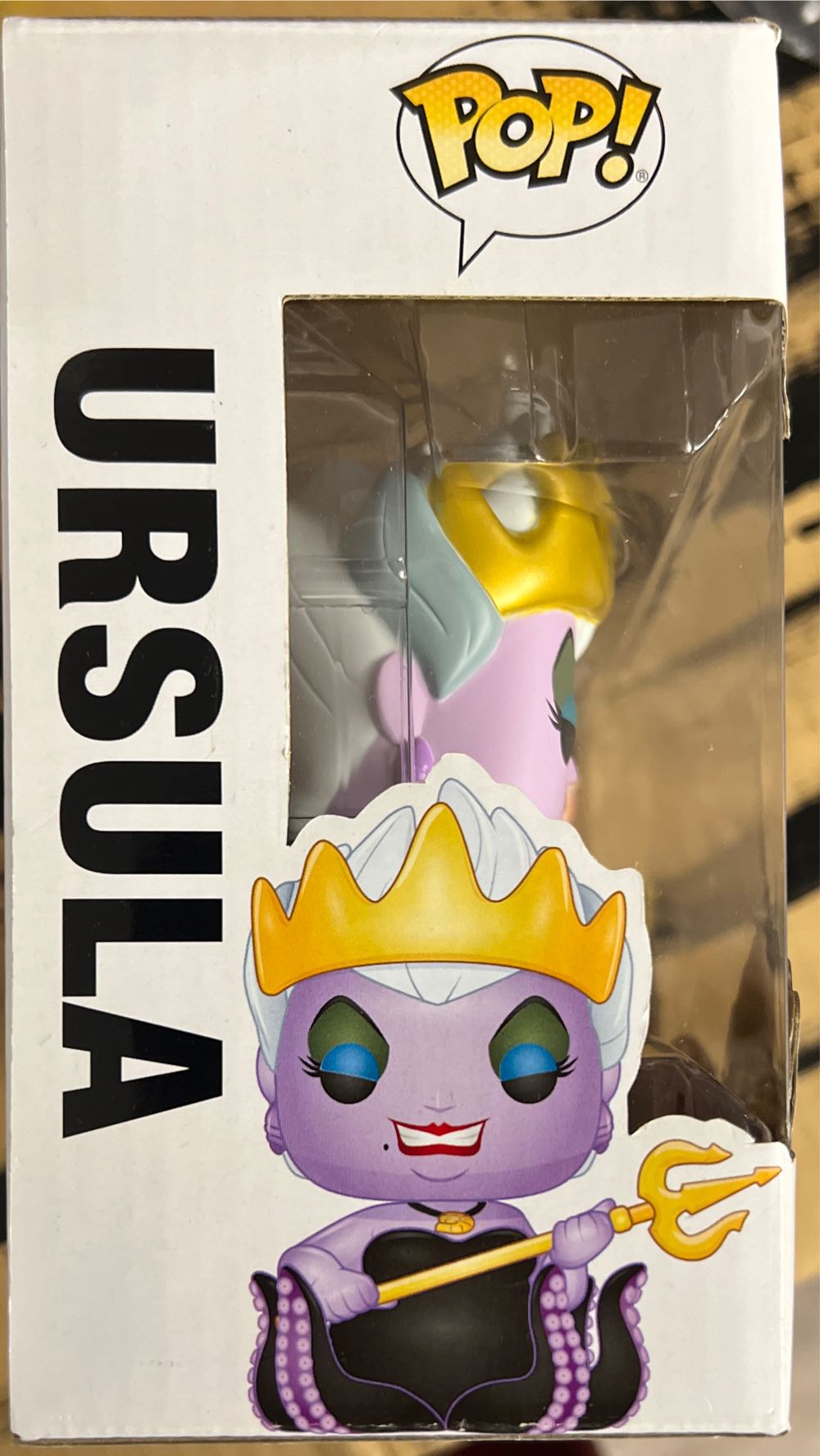 Ursula With Cruella De Vil - Disney vinyl figure collectible [Barcode 889698108706] - Main Image 3