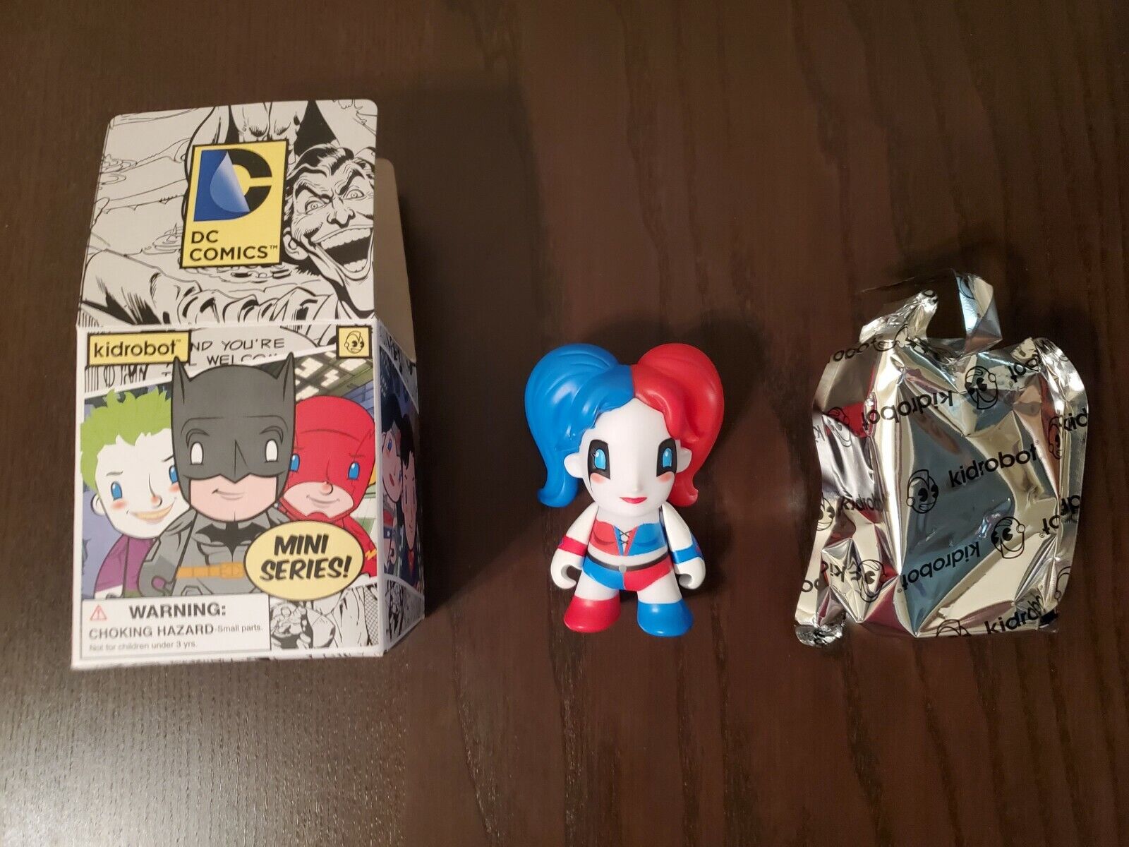 Kidrobot : Harley Quinn - DC Universe vinyl figure collectible - Main Image 2