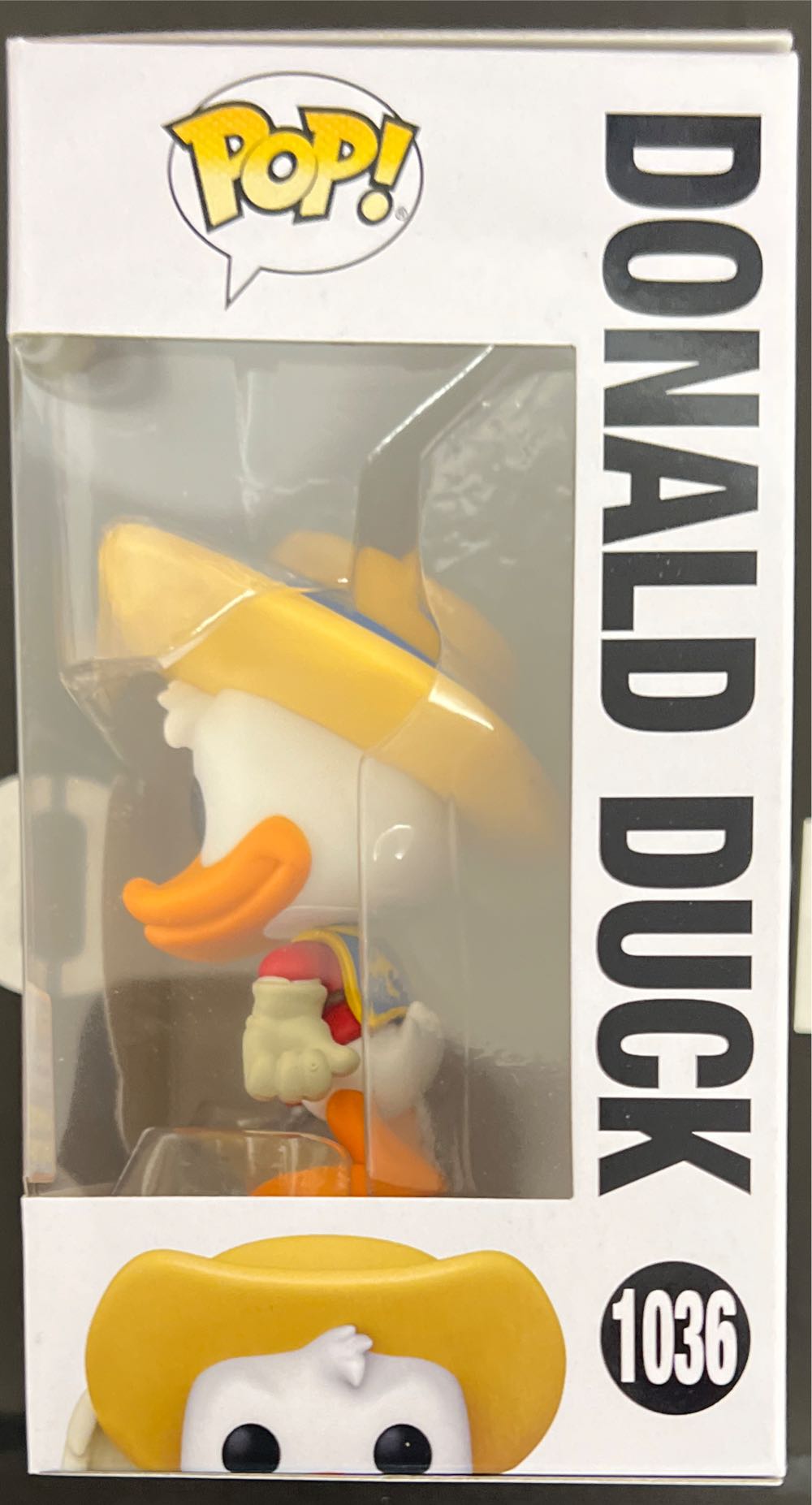 Donald Duck - The Three Musketeers vinyl figure collectible [Barcode 889698552073] - Main Image 4