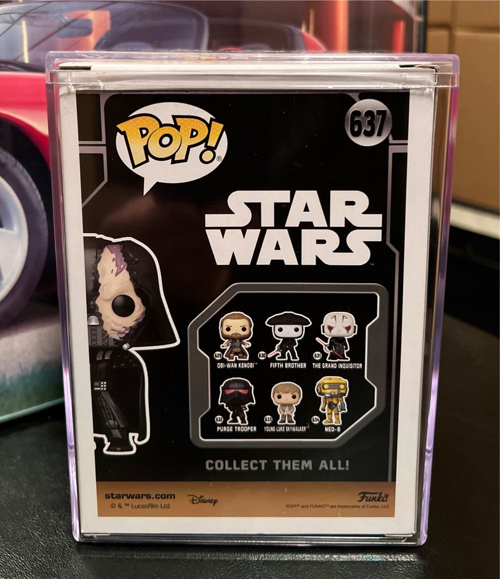 Darth Vader With Damaged Helmet - Star Wars: Obi-Wan vinyl figure collectible [Barcode 889698682848] - Main Image 2