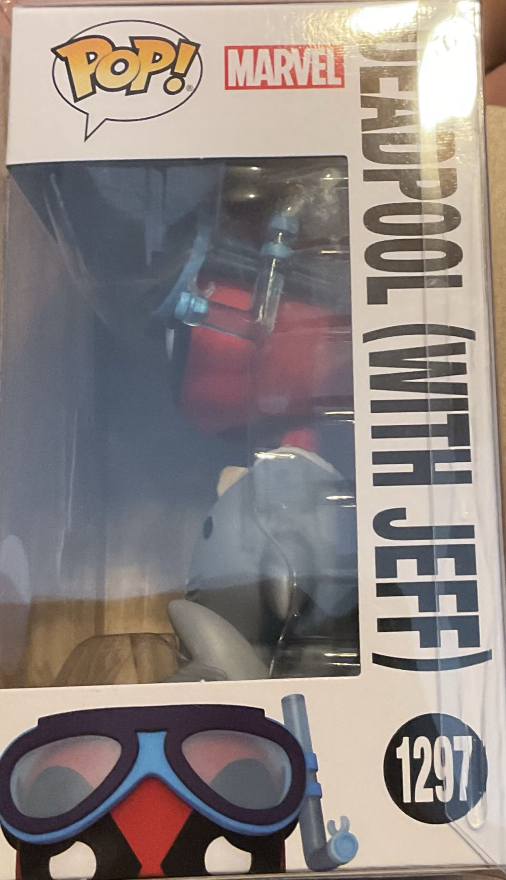 Deadpool (With Jeff) - Deadpool vinyl figure collectible [Barcode 889698745765] - Main Image 4