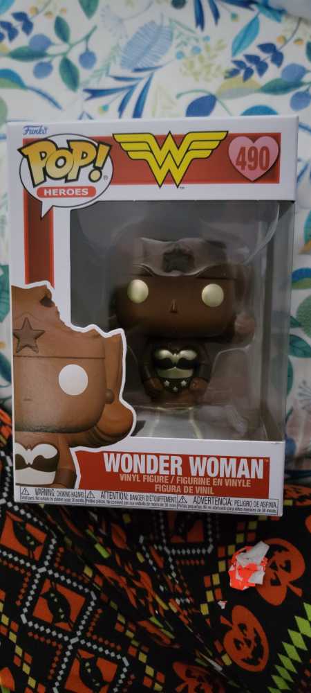 Wonder Woman - DC Universe vinyl figure collectible [Barcode 889698762212] - Main Image 2