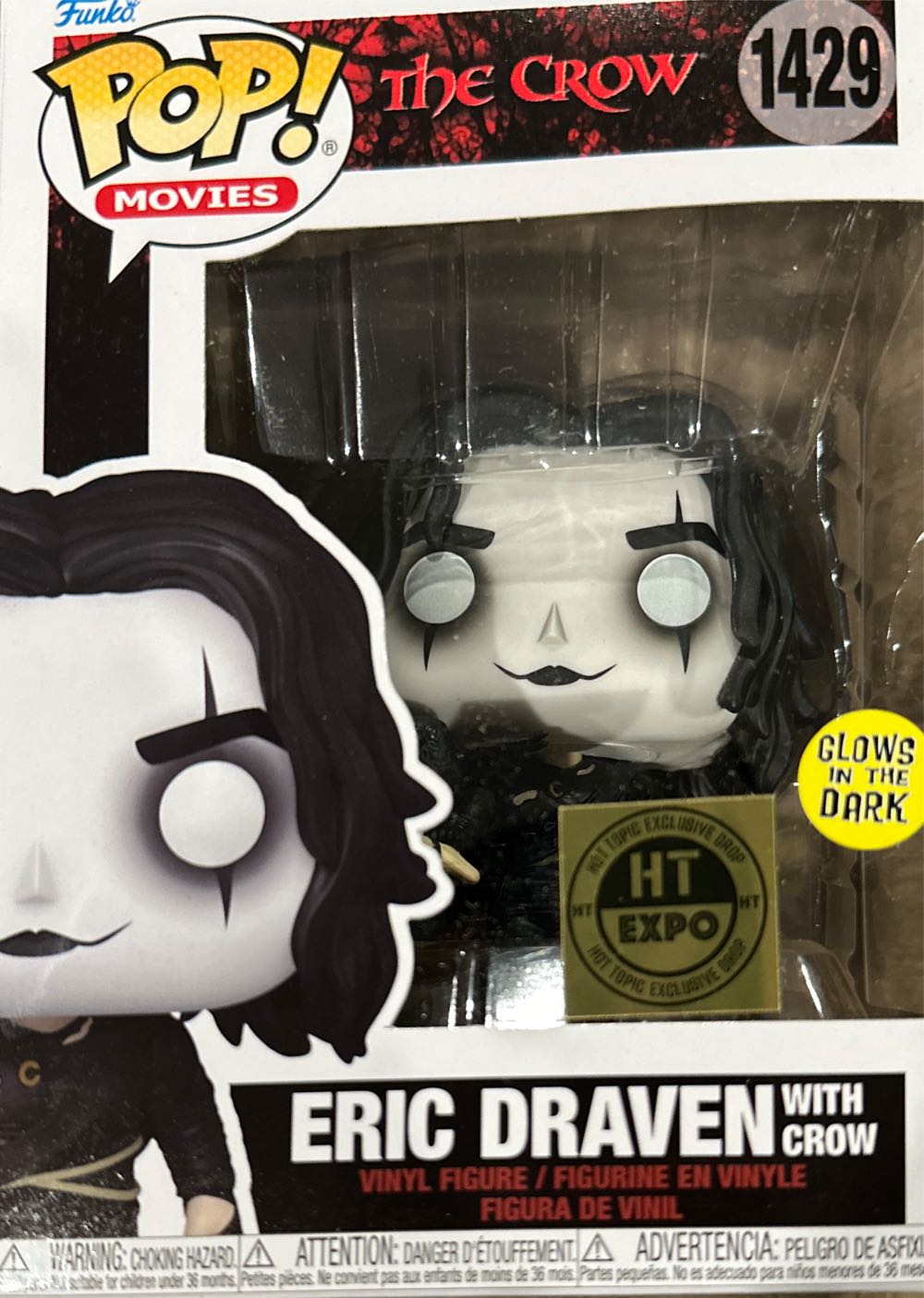 Eric Draven w/ Crow - The Crow vinyl figure collectible [Barcode 889698737470] - Main Image 2