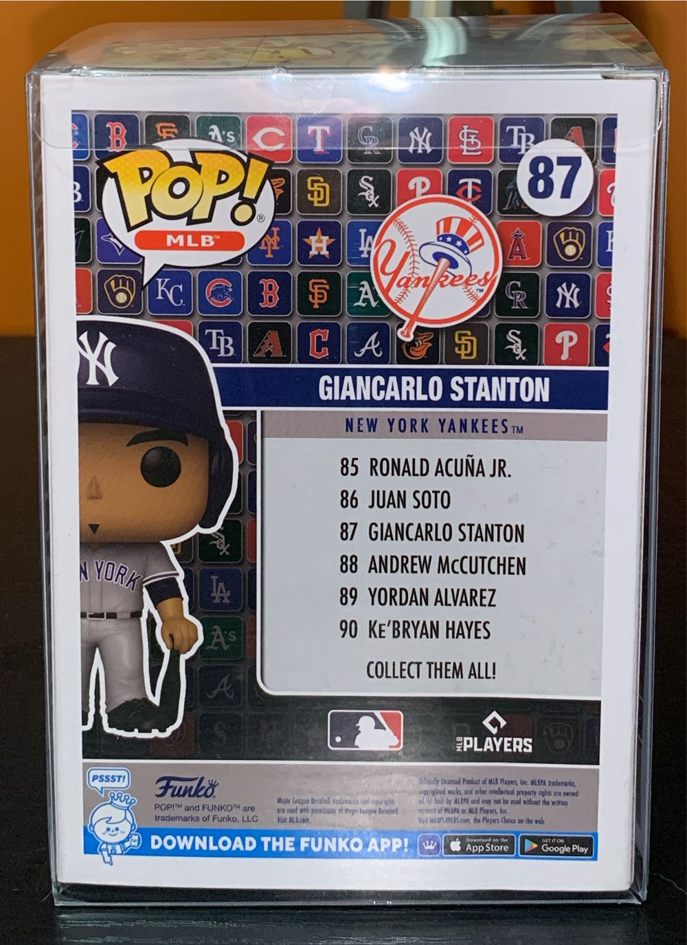 Giancarlo Stanton - MLB vinyl figure collectible [Barcode 889698657891] - Main Image 3