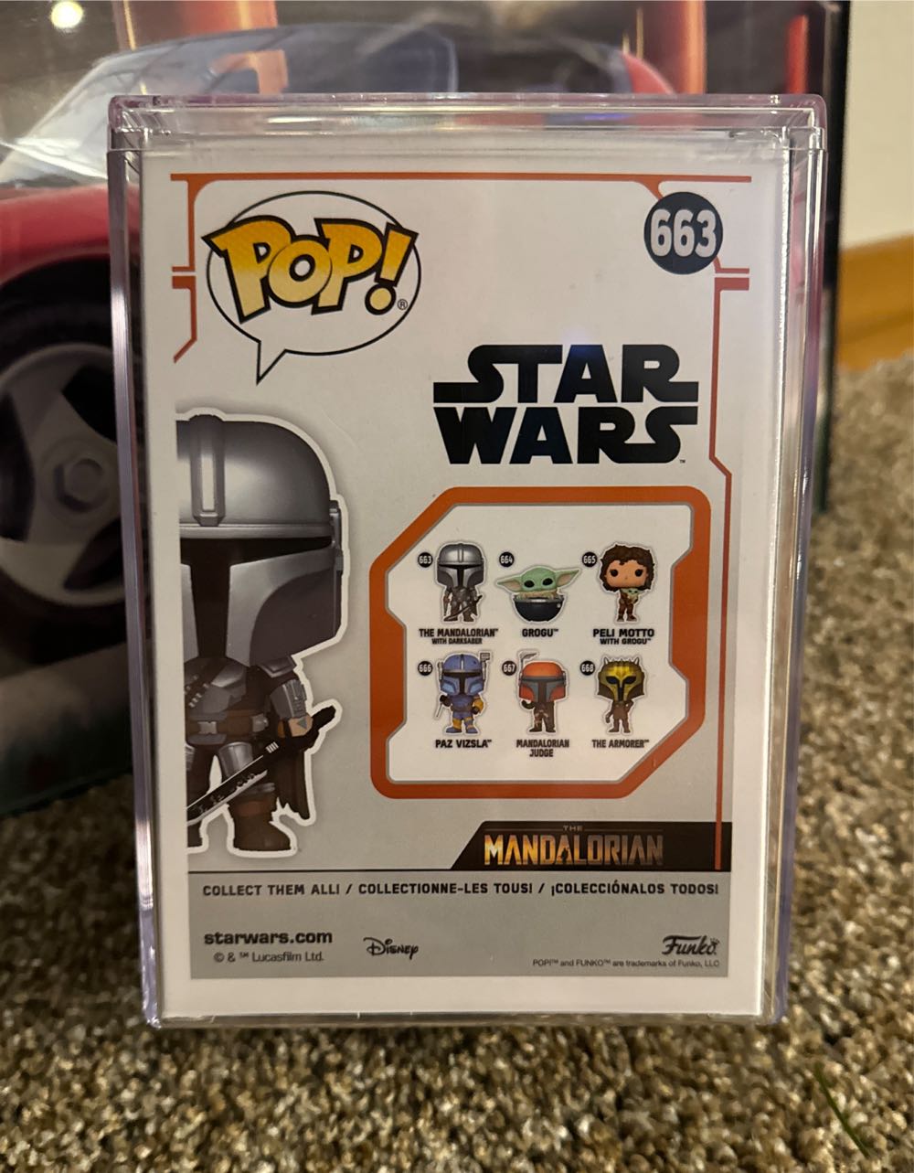 The Mandalorian (with Darksaber) - Star Wars vinyl figure collectible [Barcode 889698765503] - Main Image 2