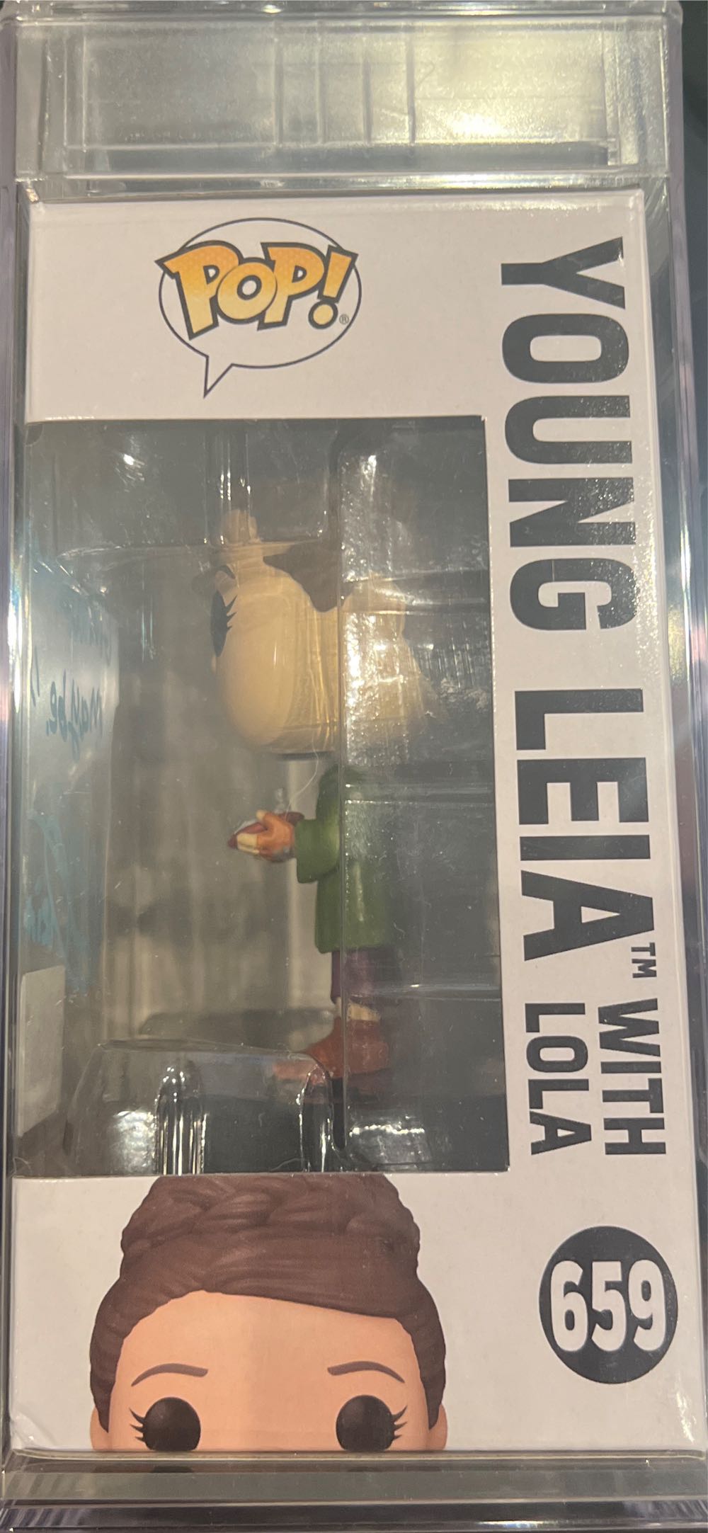 Young Leia with Lola - Star Wars vinyl figure collectible [Barcode 889698717410] - Main Image 4