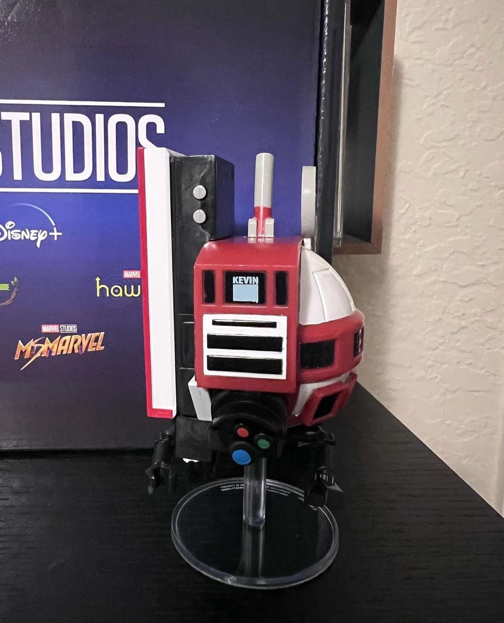 K.e.v.i.n.  vinyl figure collectible [Barcode 889698747752] - Main Image 2