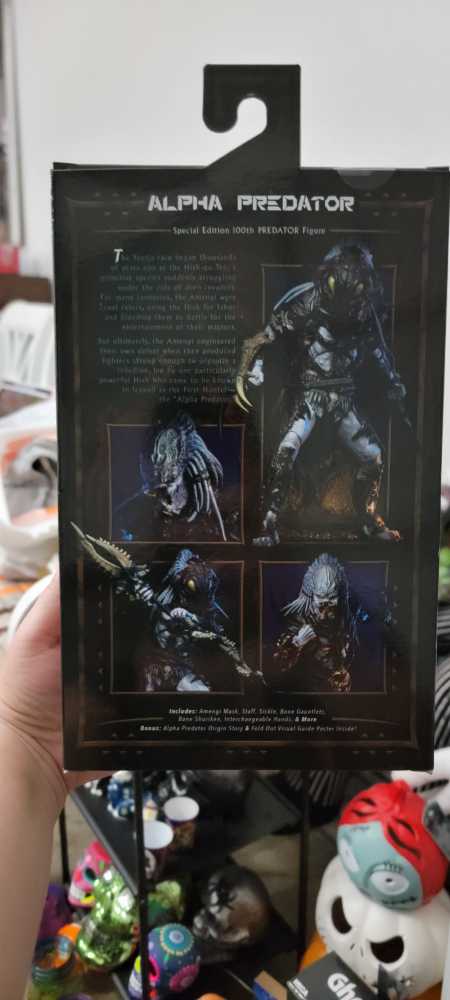 Predator NECA Alpha Predator  - Predator vinyl figure collectible [Barcode 634482515754] - Main Image 4