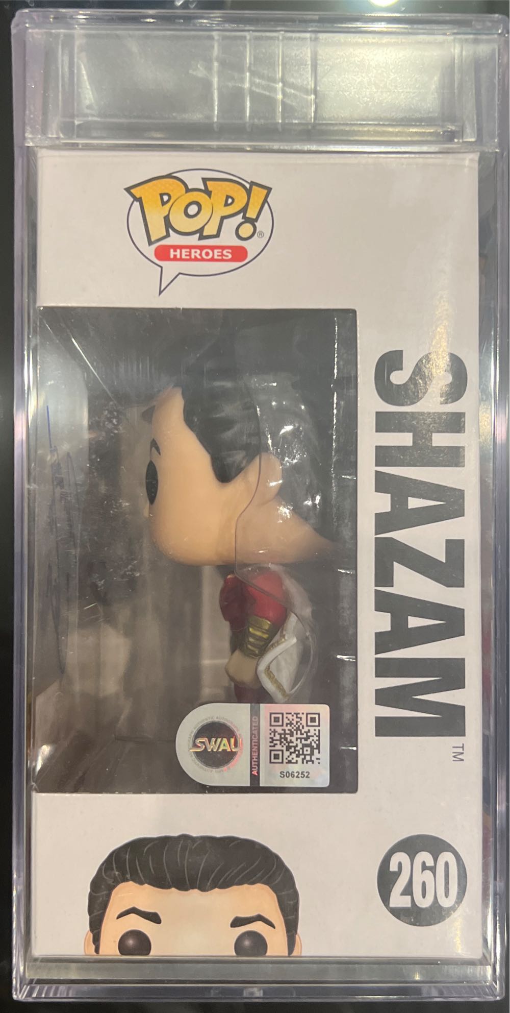 Shazam  vinyl figure collectible - Main Image 4