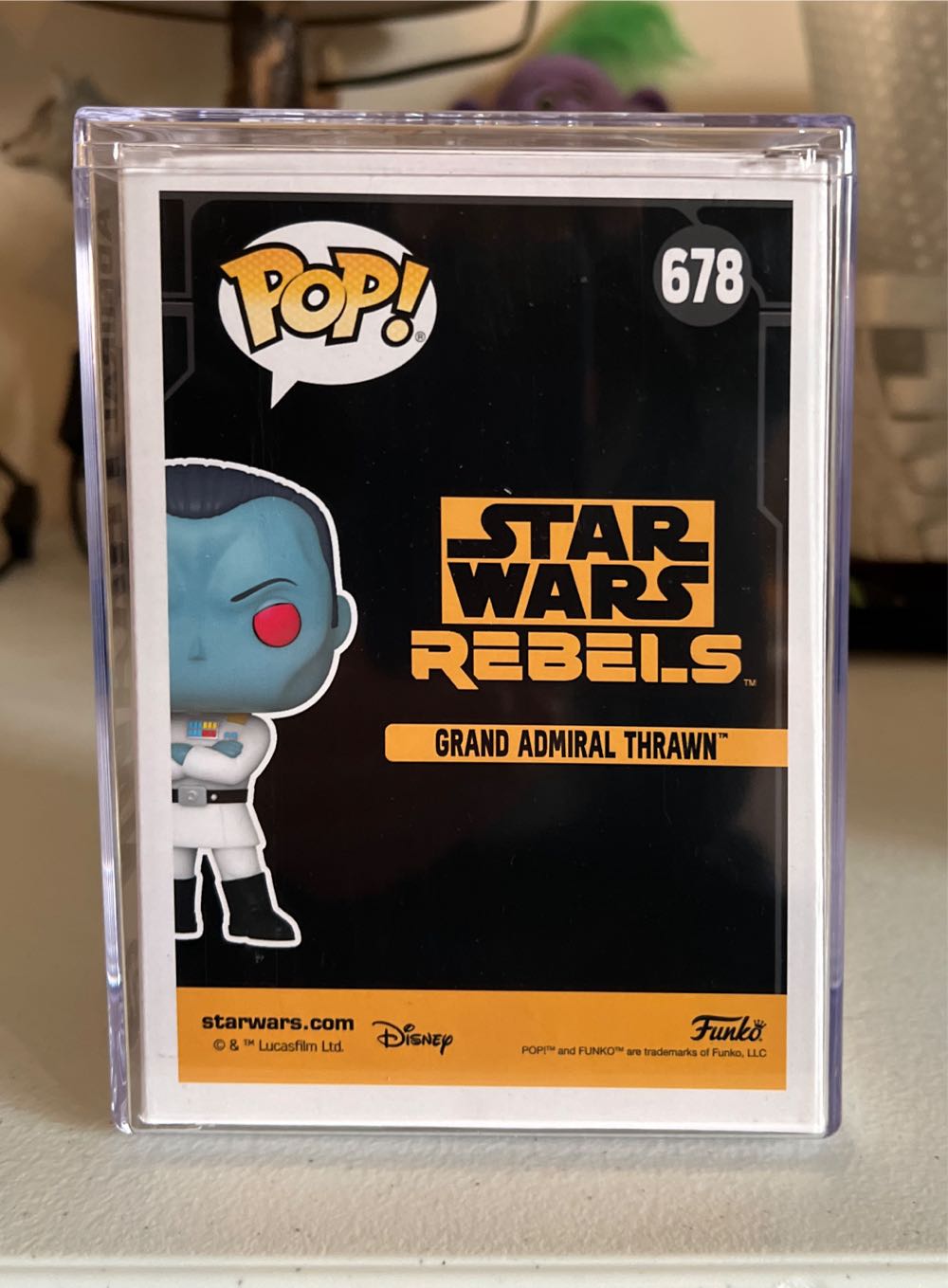 Star Wars - Rebels Grand Admiral Thrawn - Star Wars vinyl figure collectible [Barcode 889698744003] - Main Image 2