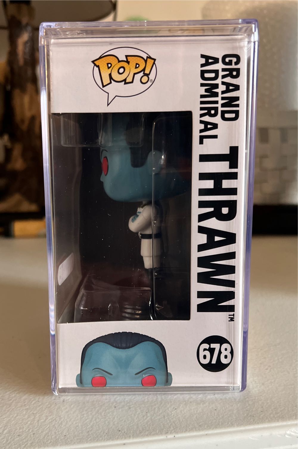 Star Wars - Rebels Grand Admiral Thrawn - Star Wars vinyl figure collectible [Barcode 889698744003] - Main Image 3