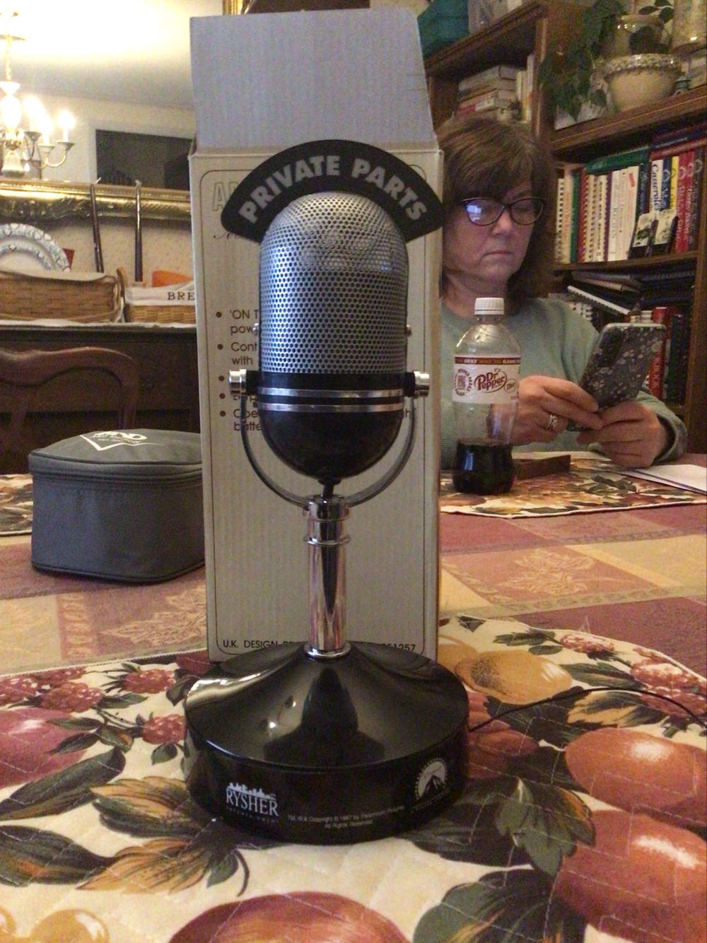 AM/FM Microphone Radio -Private Parts  vinyl figure collectible - Main Image 4
