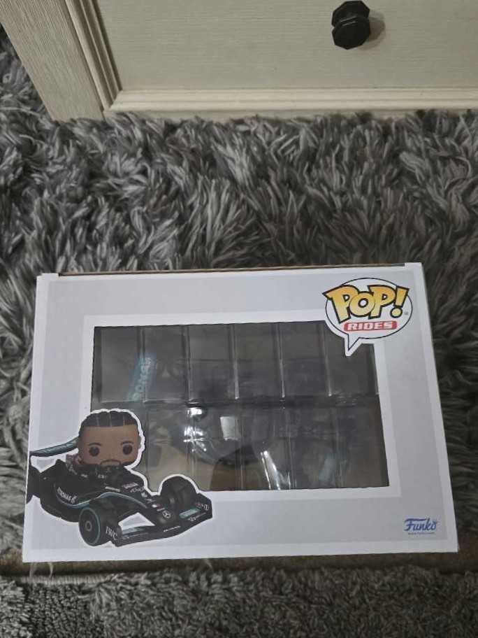 Formula 1 Funko Lewis Hamilton Ride  vinyl figure collectible [Barcode 889698757973] - Main Image 4