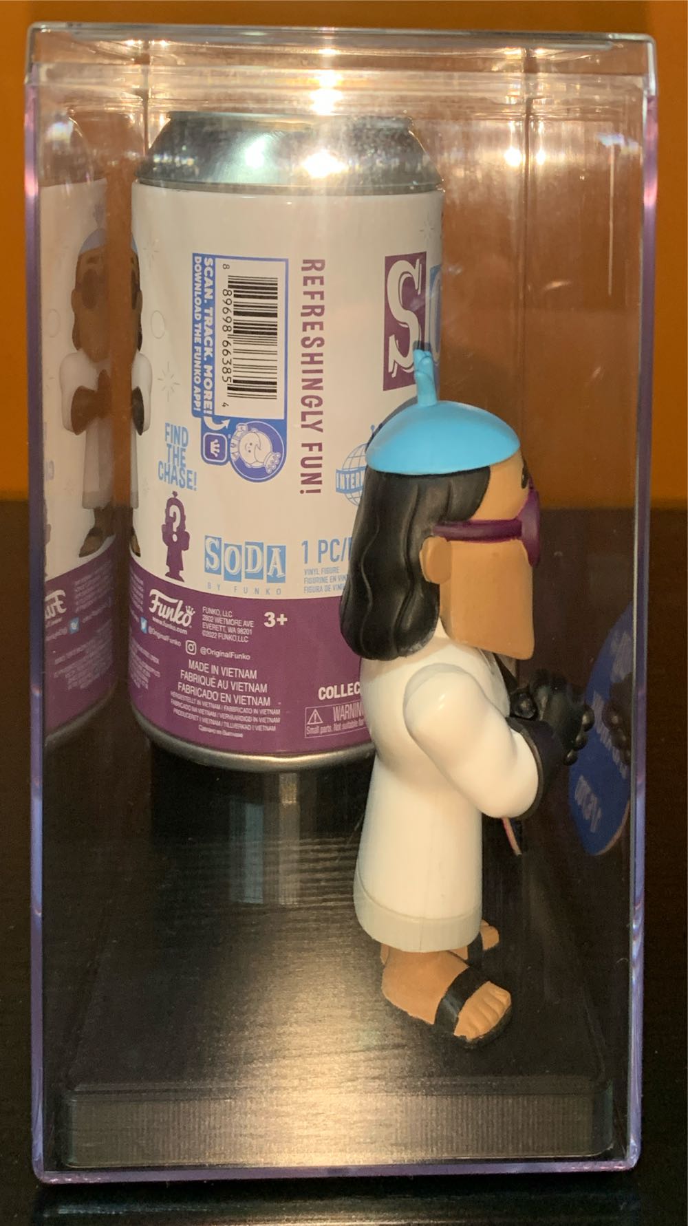 Lab Kronk  vinyl figure collectible [Barcode 889698663854] - Main Image 4