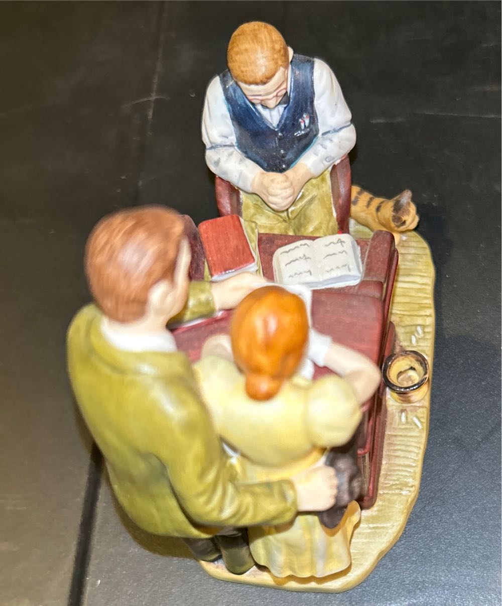 Marriage Liscense Norman Rockwell  vinyl figure collectible - Main Image 3
