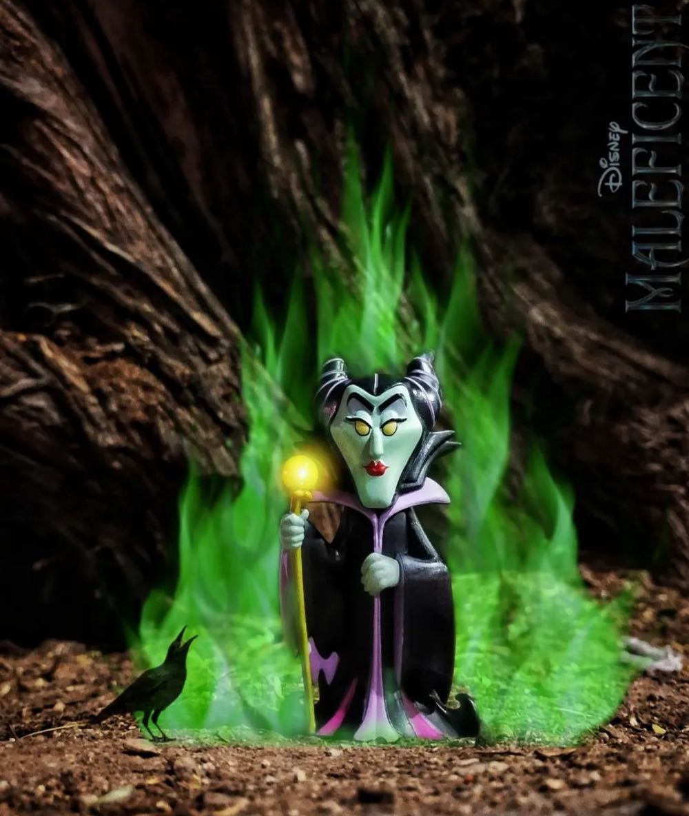 Maleficent Soda - Disney Villains vinyl figure collectible - Main Image 2