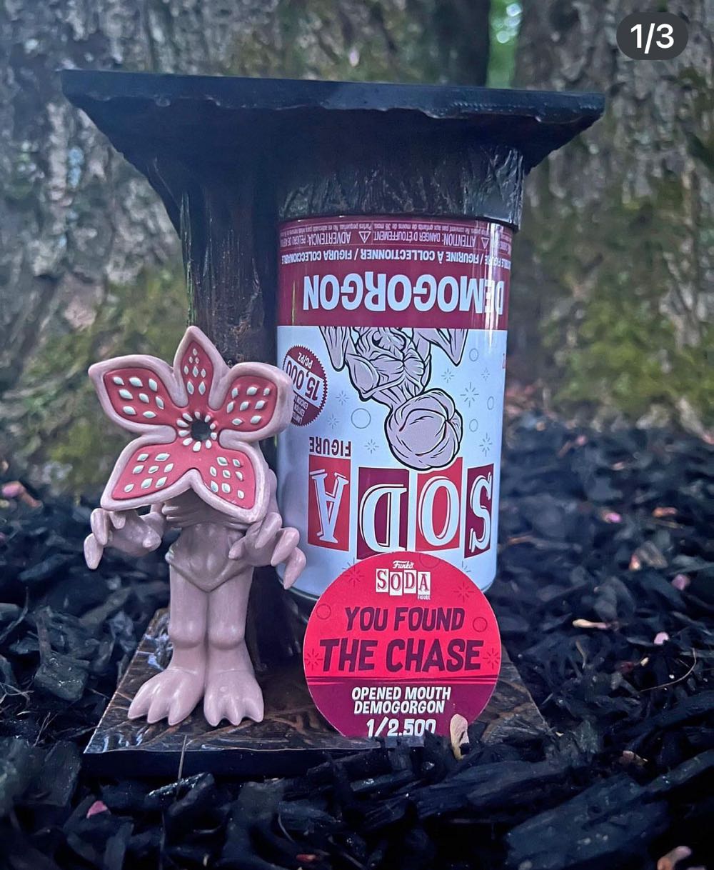 Demogorgon Soda Chase  vinyl figure collectible - Main Image 3