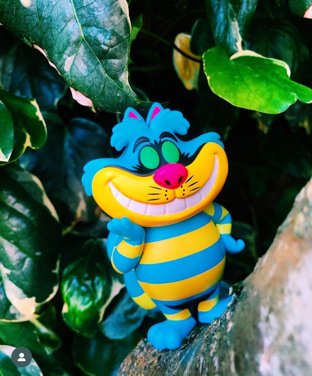 Neca Elvira On Couch Toony Terrors 6” Action Figure Boxed Set