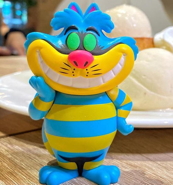 Cheshire Cat Soda  vinyl figure collectible - Main Image 3