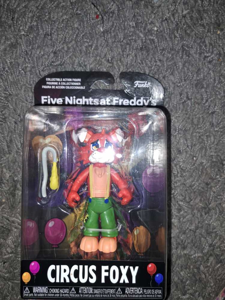 FNAF - Circus Foxy - Five Nights at Freddy’s vinyl figure collectible [Barcode 889698676236] - Main Image 2
