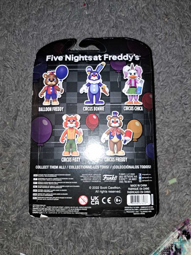 FNAF - Circus Foxy - Five Nights at Freddy’s vinyl figure collectible [Barcode 889698676236] - Main Image 3