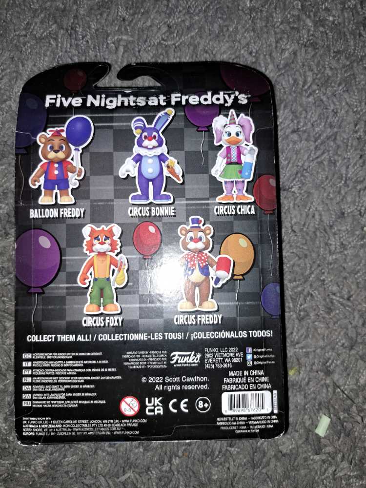 FNAF - Balloon Freddy - Five Nights at Freddy’s vinyl figure collectible [Barcode 889698676205] - Main Image 3