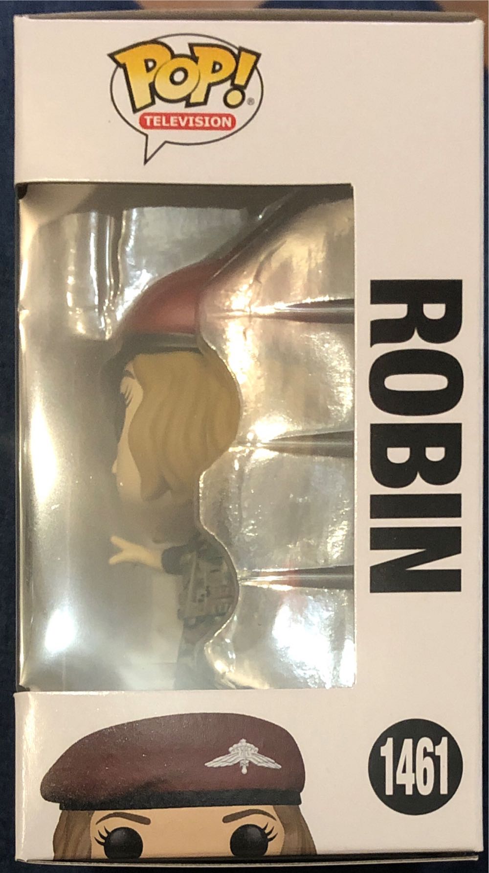 Robin - Stranger Things vinyl figure collectible [Barcode 889698721400] - Main Image 4