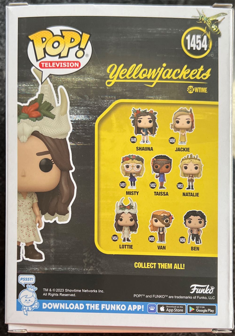 Lottie  vinyl figure collectible [Barcode 889698707251] - Main Image 2